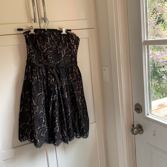 Gorgeous strapless number from Robert Rodrigues - Picture 1 of 4